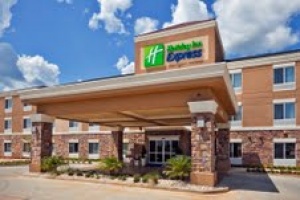IHG pushes Holiday Inn Express brand in new campaign