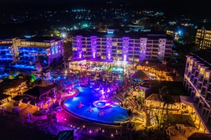 A GRAND REVEAL AND MOMENTOUS RETURN: SANDALS® DUNN’S RIVER  CELEBRATES OPENING IN LEGENDARY FASHION