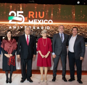 RIU’s Anniversary Party in Mexico Draws 300 Attendees, Including Hotel Chain’s CEOs