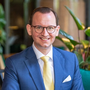 Tobias Emmer appointed hotel manager, Four Seasons Hotel Singapore