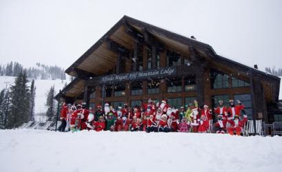 Hundreds of Santas Take to the Slopes for Tamarack Resort’s “Santa Skis Free” Tradition