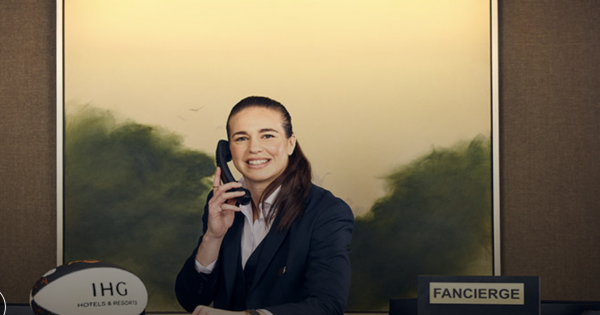 Women’s Rugby Takes Centre Stage as IHG Hotels & Resorts Unveils Emily Scarratt as its ‘Fancierge’