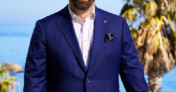 What makes The Twelve Apostles such a distinctive place to stay in Cape Town?