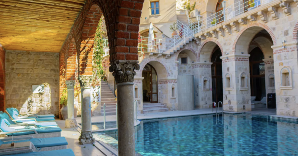 Hilton’s Curio and Tapestry Collections Each Celebrate 200th Hotel Milestones