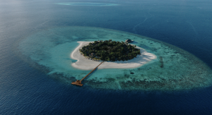 Banyan Tree Vabbinfaru and Dhawa Ihuru Champion Plastic Free July in the Maldives