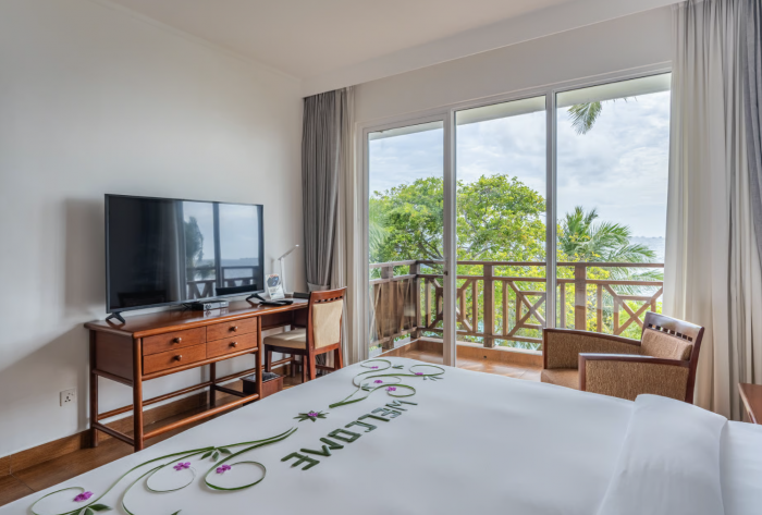 Hulhule Island Hotel: Where the Maldives Begins