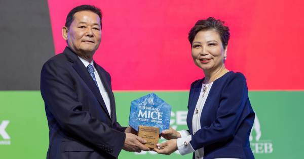 Dusit executive recognised with Thailand Meetings Leadership Award