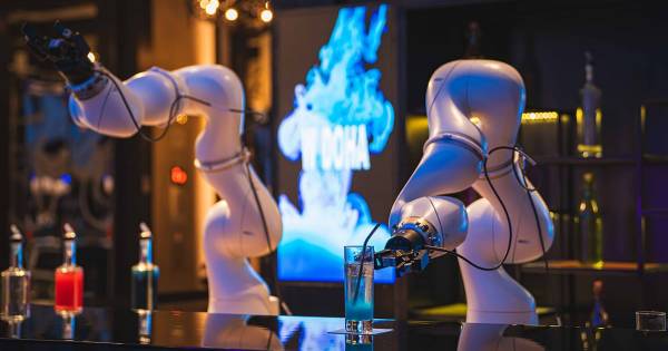 W Doha introduces robot mixologist Breaking Travel News