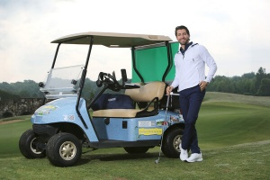 Wyndham Rewards’ New ‘Cubicle Caddie’ is a Hole-in-One for Golfers