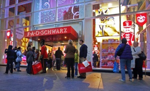 FAO SCHWARZ PARTNERS WITH OMNI BERKSHIRE PLACE