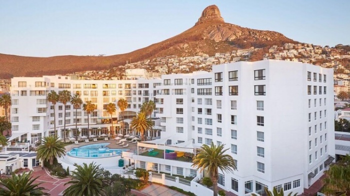 A Slice of Miami Glamour on Cape Town’s Atlantic Seaboard