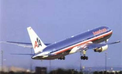 American Airlines raises major fighting fund