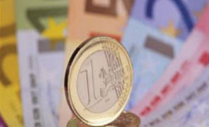 Pound strengthens against Euro for festive breaks