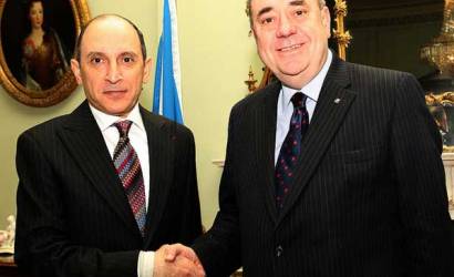 First minister Salmond welcomes Qatar Airways to Scotland