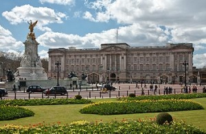 Buckingham Palace to become luxury hotel?
