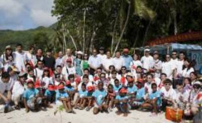 Chinese newlyweds play part in a greener Seychelles campaign
