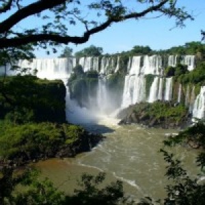 01Argentina Travel agency is offering new tours by Bus to the Iguazu Falls