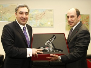 Qatar Airways meets high-level Georgian delegation for tourism talks