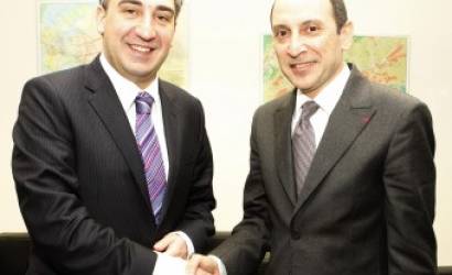 Qatar Airways meets high-level Georgian delegation for tourism talks