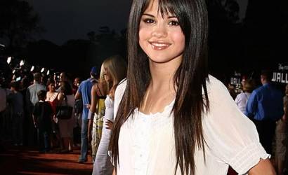 Selena Gomez & Justin Bieber hide out in Miami