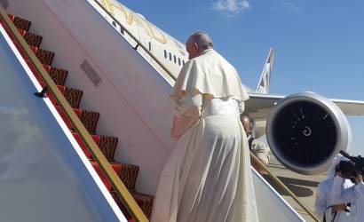 Etihad Airways flies pope to Vatican after UAE visit