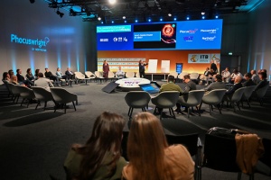 Who Owns Travel in 2046? Artificial Intelligence, Trust and Power Redraw the Map