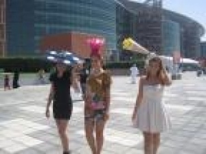 Mad hatters at Dubai World Cup