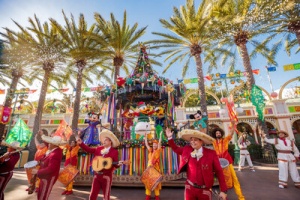 Disneyland Resort Reveals Holiday Season Festivities, Including Disney Festival of Holidays