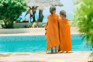 easyJet and easyJet holidays commits to no fuel surcharges on package holidays