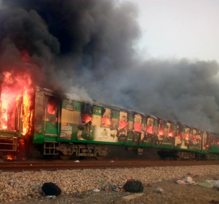 Dozens killed in Pakistan train blaze