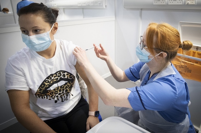 WTTC praises UK vaccine rollout success
