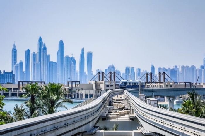Dubai showcases expanding Metro network to UK trade secretary