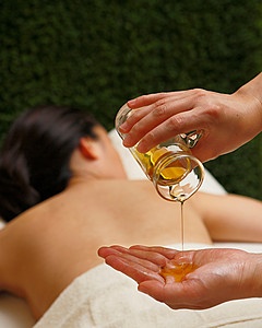 Renew and brighten with mango radiance at Spa Four Seasons Dublin