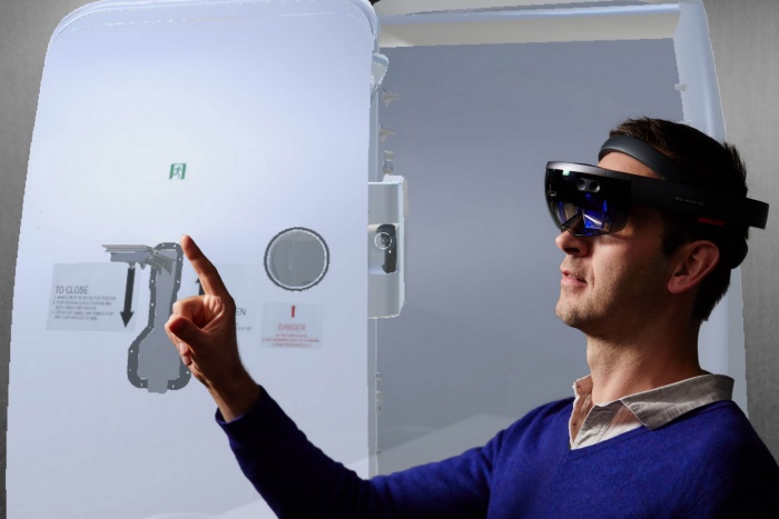 Airbus develops first mixed reality trainer for A350 XWB