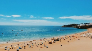 Summer 2026 Booking Data Reveals Shift: Travelers Choosing Longer Stays to Combat Rising Costs