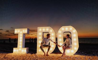 Say "I Do" at Aruba's Fifth Annual Vow Renewal on Award-Winning Eagle Beach