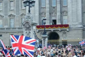 Visitors flock to UK to join celebrations as the Queen celebrates 70 years on the throne
