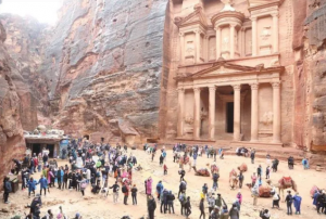 Petra ancient site reopened to tourists