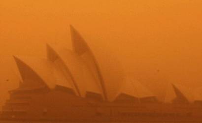 Australian dust storm wreaks travel chaos