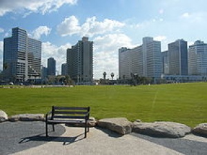 Tel Aviv makes play for visitors with new initiatives