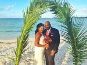 Bahamas in wedding focus