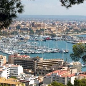 Bomb blast causes holiday chaos in Majorca