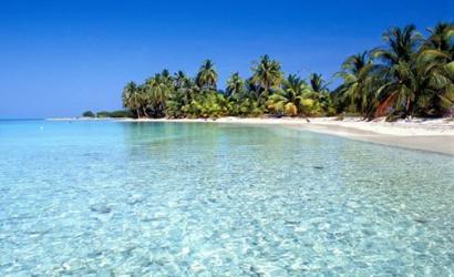 “Serenity Found: Relaxing on Belize’s Beautiful White-Sand Beaches in Placencia”