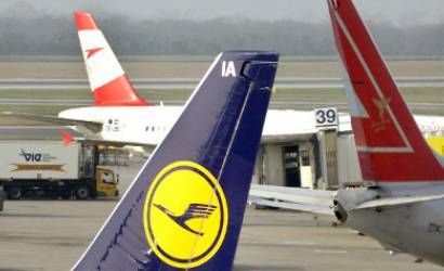 Lufthansa cleared for AUA take-over