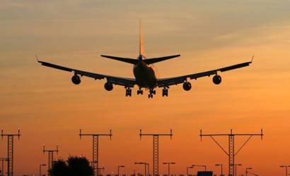 Heathrow third runway gains MP support