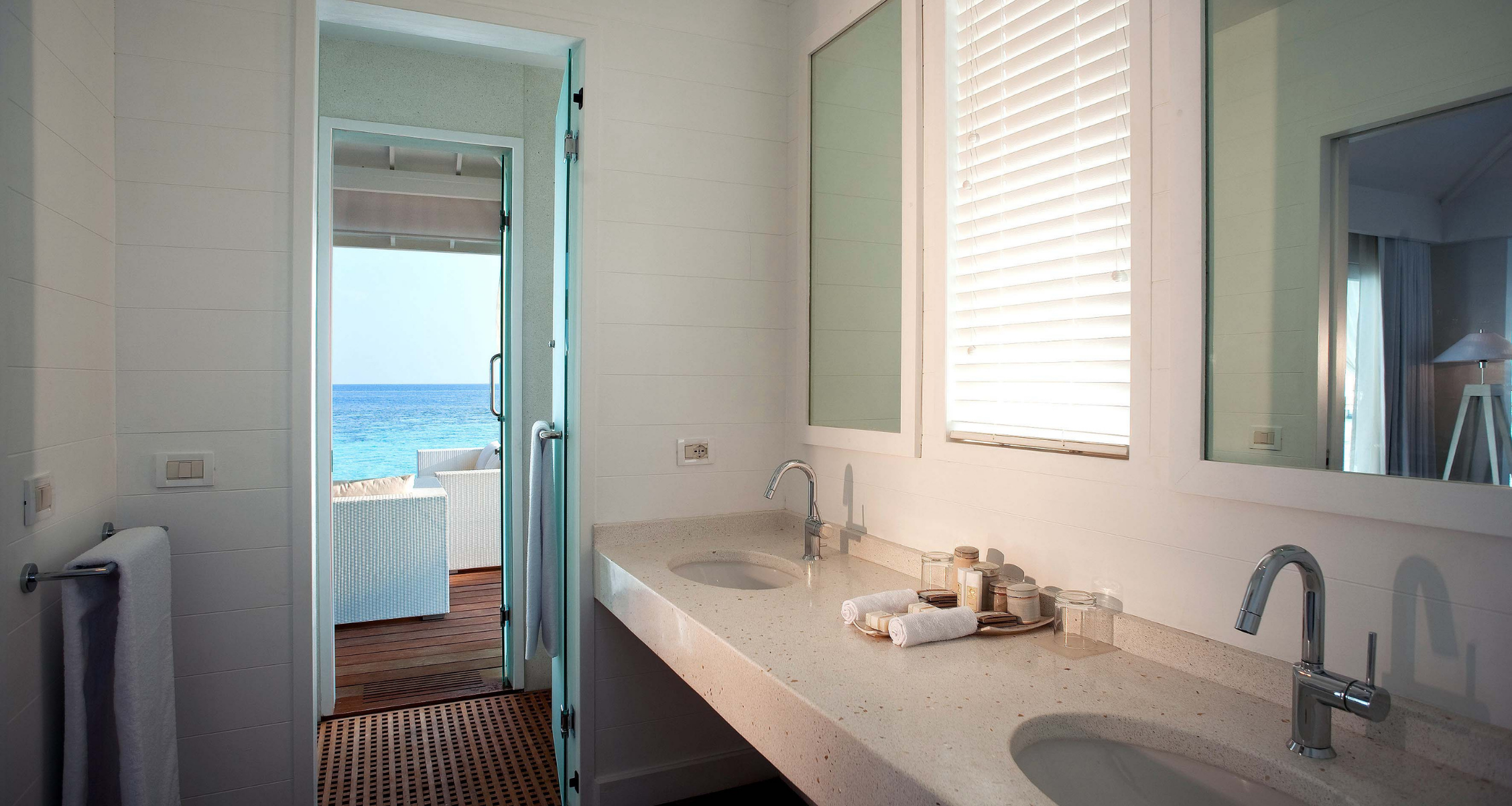 Diamonds Athuruga Maldives