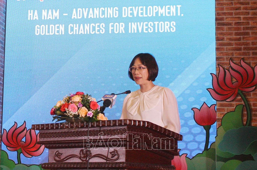 Ms. Phan Linh Chi, Deputy Director of Vietnam National Administration of Tourism, spoke at the conference.